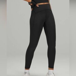 Lululemon Power Thru High Rise Tight 25"
Black size 20
